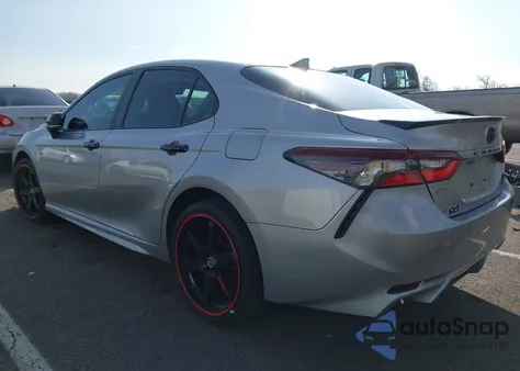 2021 Toyota Camry Se Nightshade Edition z USA, uszkodzony, nr VIN 4T1T11AK2MU445513